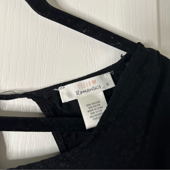 Urban Romantics Black Satiny Leopard Print Tie-Back Long-Sleeve Blouse - Picture 4 of 5